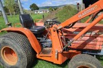 Small kubota b8200 tractor