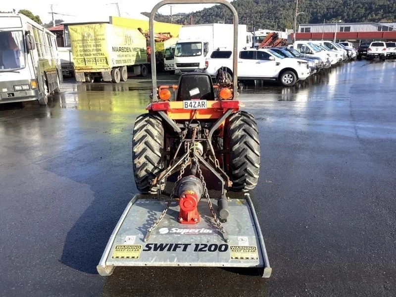 2004 KUBOTA B2710 Tractor WRE