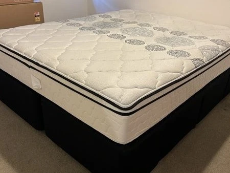 King mattress and base with inbuilt drawers