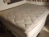 Queen Bed, Single Bed