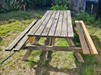 Picnic table 1.5meter wide + 2meter long + 1.2meter high