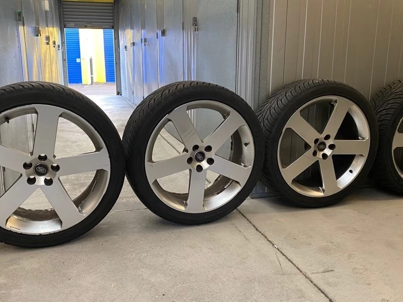 4 Rims and Tyres and 1 Tyre