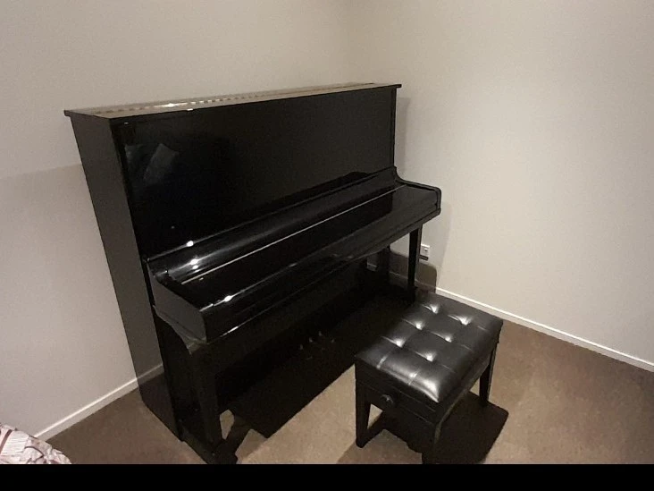 Yamaha U30bl piano