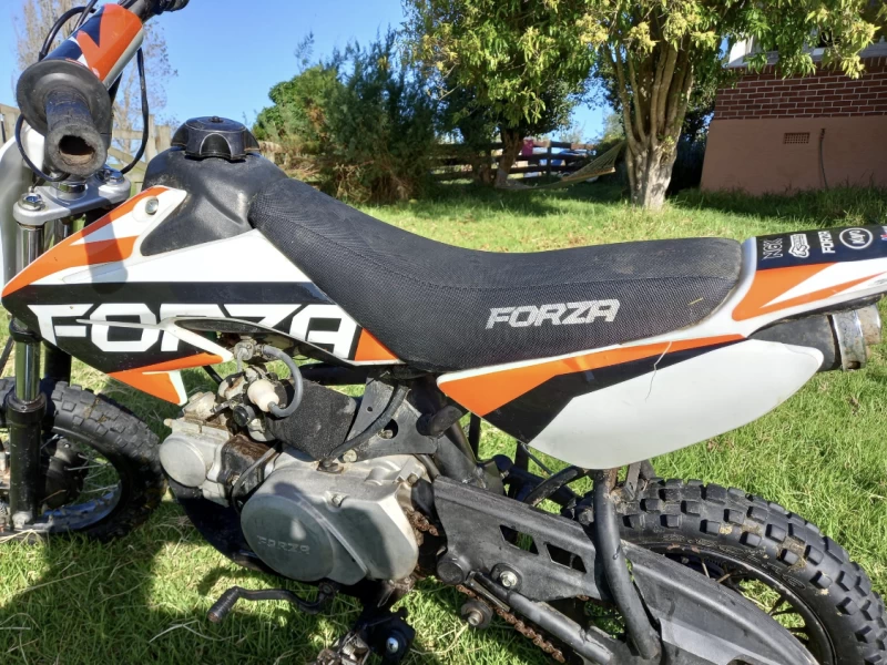 Motorcycle Forza 70cc pit bike