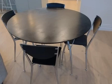 Round Dining Table & Chairs