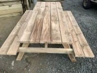 Picnic table