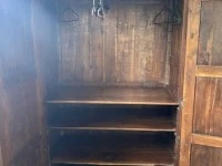 Free-standing wardrobe/shelves