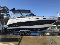 Motor boat Chaparral 240 Signature