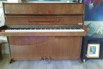 Upright piano