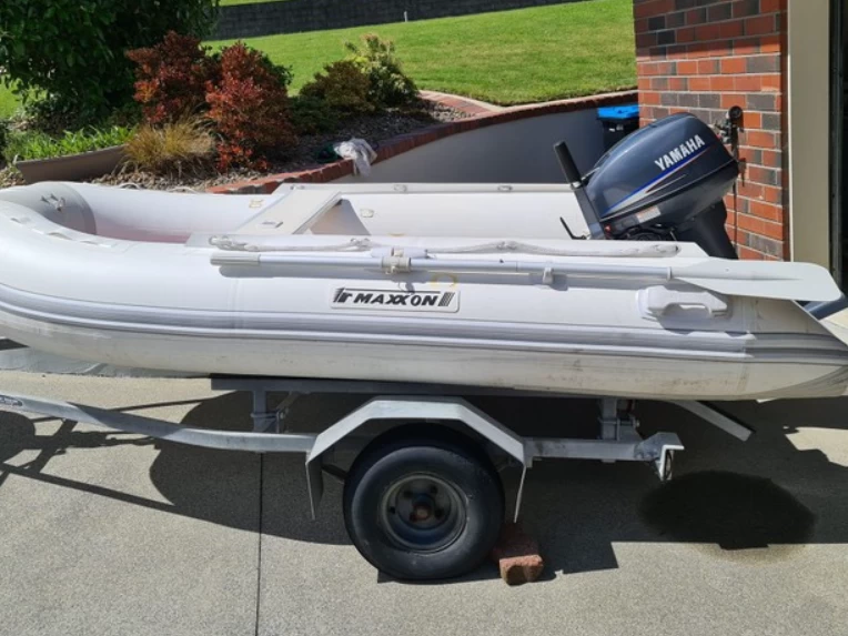 Inflatable boat 3.1 m Maxxon Inflatable on road trailer