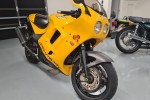 Motorcycle triumph daytona super 111