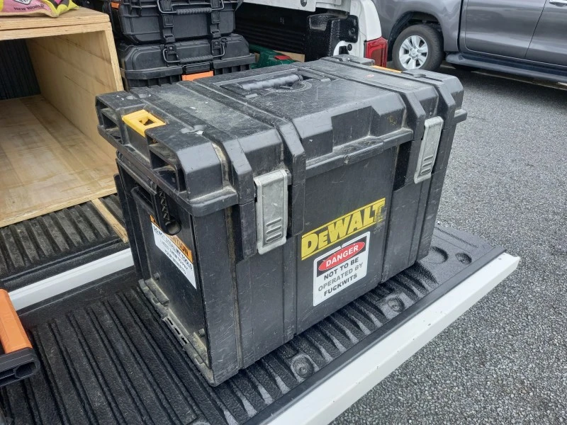 1 x plastic tool box, 1 x plastic tool box