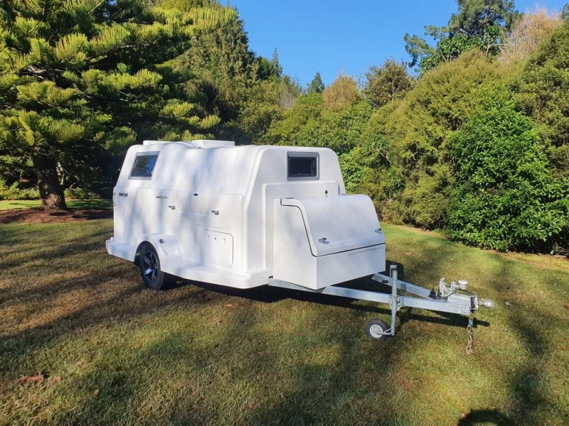 Single axle camper trailer