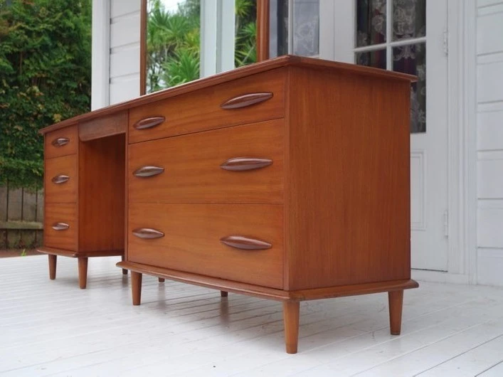 $1 reserve Mid Century mahogany dressing table