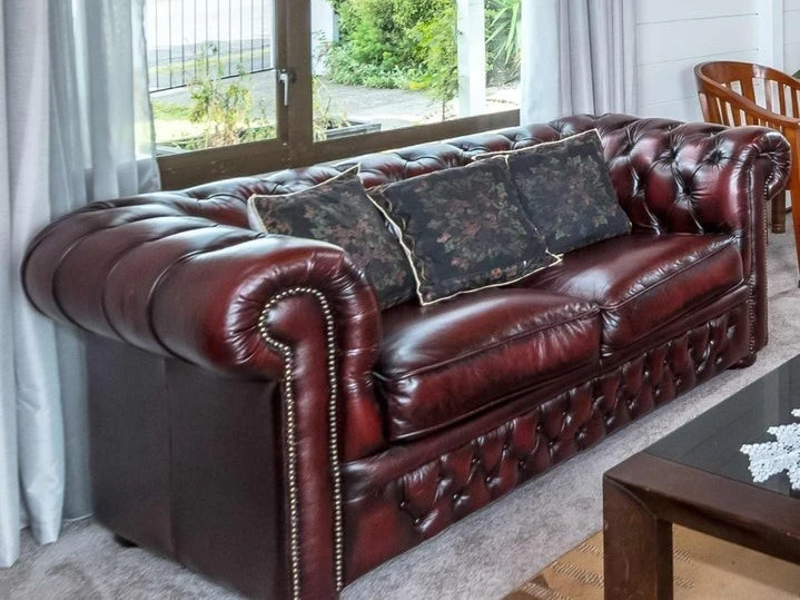 Leather Couch Chesterfield