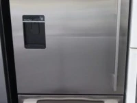 Fisher & Paykel RF522WDLUX4 Elegant Stainless Steel Fridge Freezer