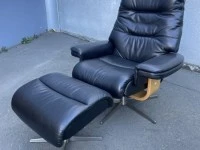 LA-Z-BOY Full Leather Recliner And Footstool