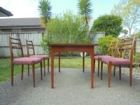 +-+- stunning wooden dining table & chairs -+-+