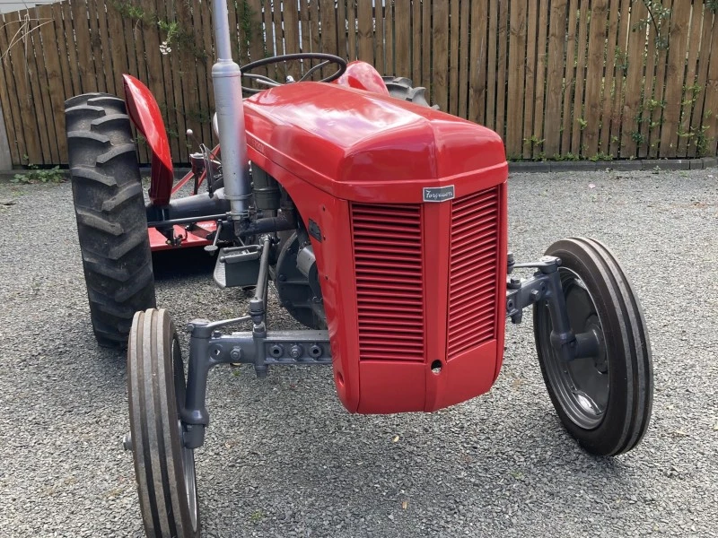 Small tractor - Massey TE20