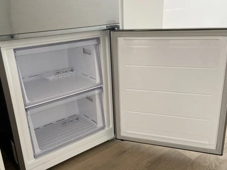 Samsung 336L bottom mount fridge-freezer