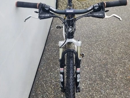 Giant full suspension bike