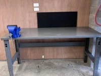 Work bench with vice