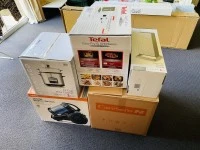 Treadmill, 2 luggage, 14 boxes, 3 foldable tables, 2 bags, foldable dr...