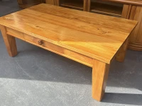 Rimu Table