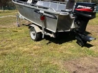 Small boat 13ft aluminium dinghy