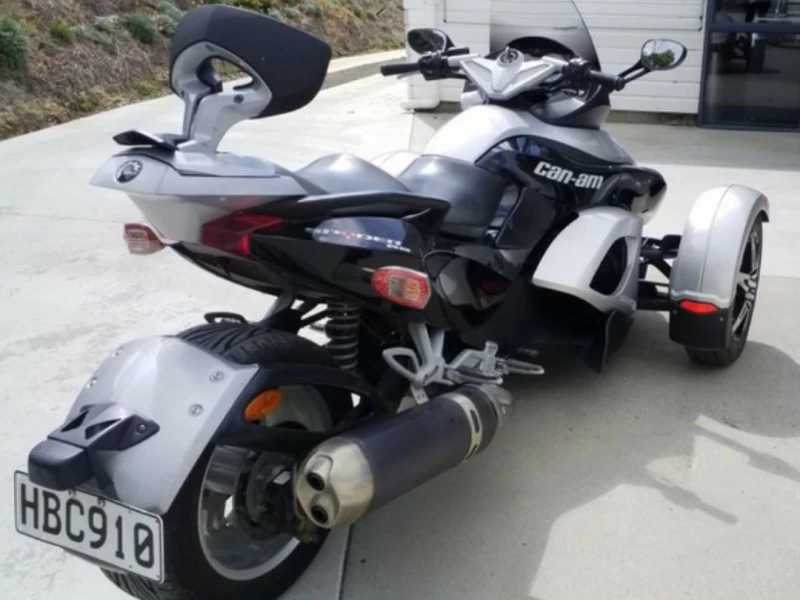 Motorcycle Can am Spyder