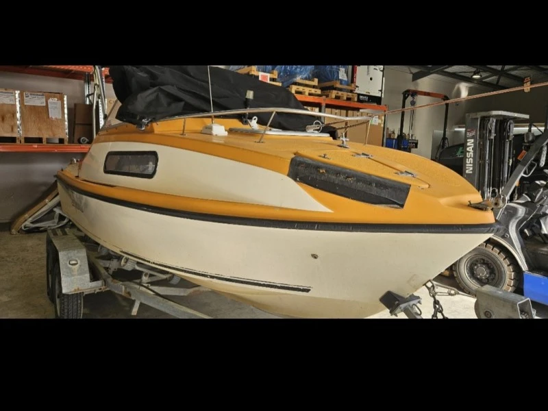 Motor boat Haines Hunter 565L