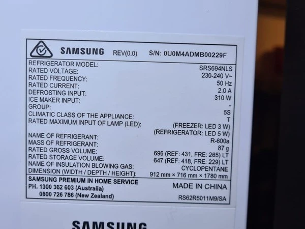 Samsung 696 Litre Side by Side Fridge Freezer