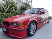 BMW 323i