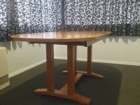 Dining table expandable