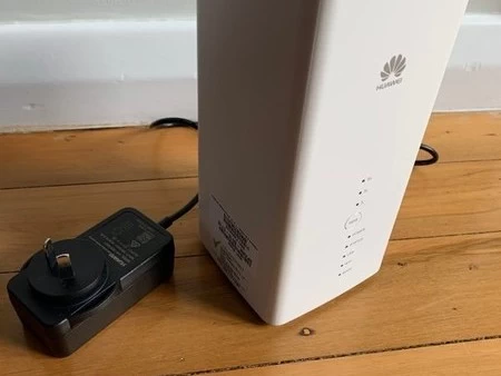 Huawei B618s-65d wireless modem