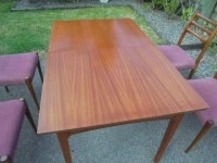 +-+- stunning wooden dining table & chairs -+-+