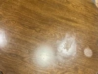 Round dining table