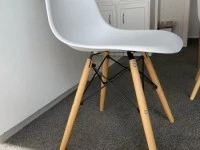 Table and x6 chairs