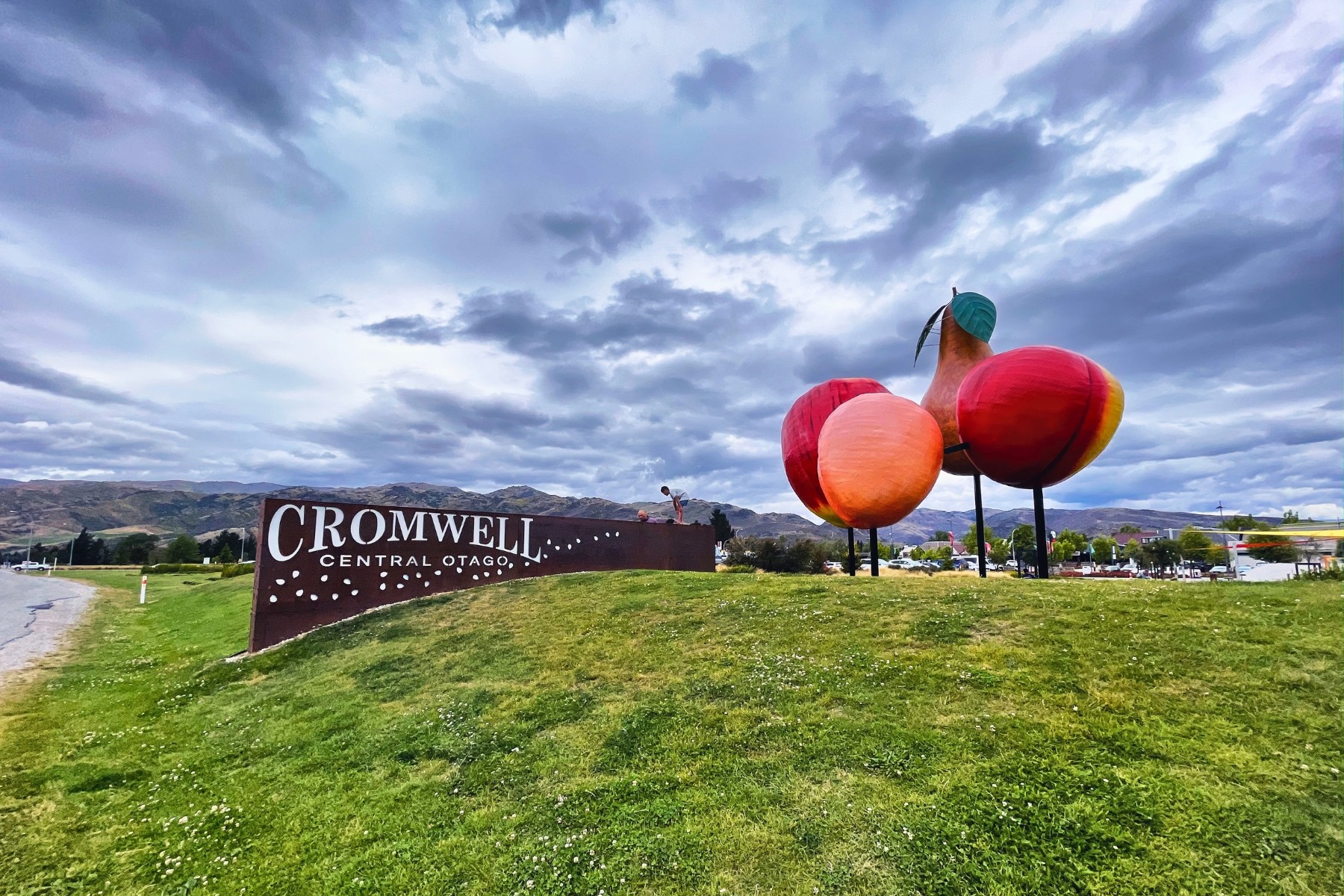 Entrance into Cronwell on Central Otago